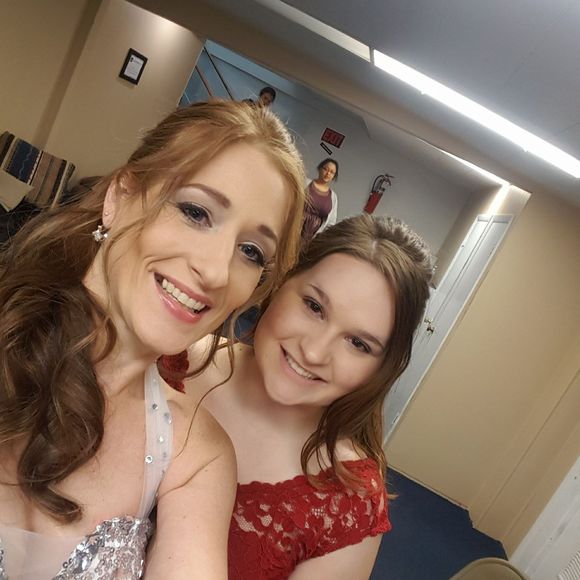 Meet your Posher, Katie - Picture 1 of 1